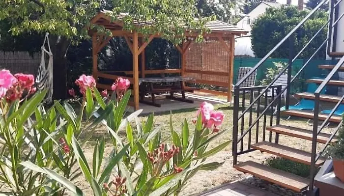 Cs&m Vendeghaz בית נופש *